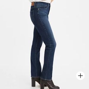 Levi’s 314 Shaping Straight Jeans